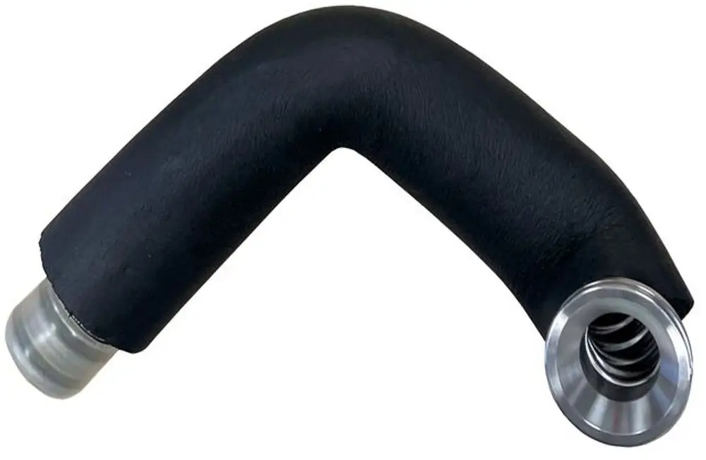 Wellrohr mit gebogener Form und metallischem Anschluss. Es zeigt eine Isolierung und gehört zu einem Wolf Hybridset.